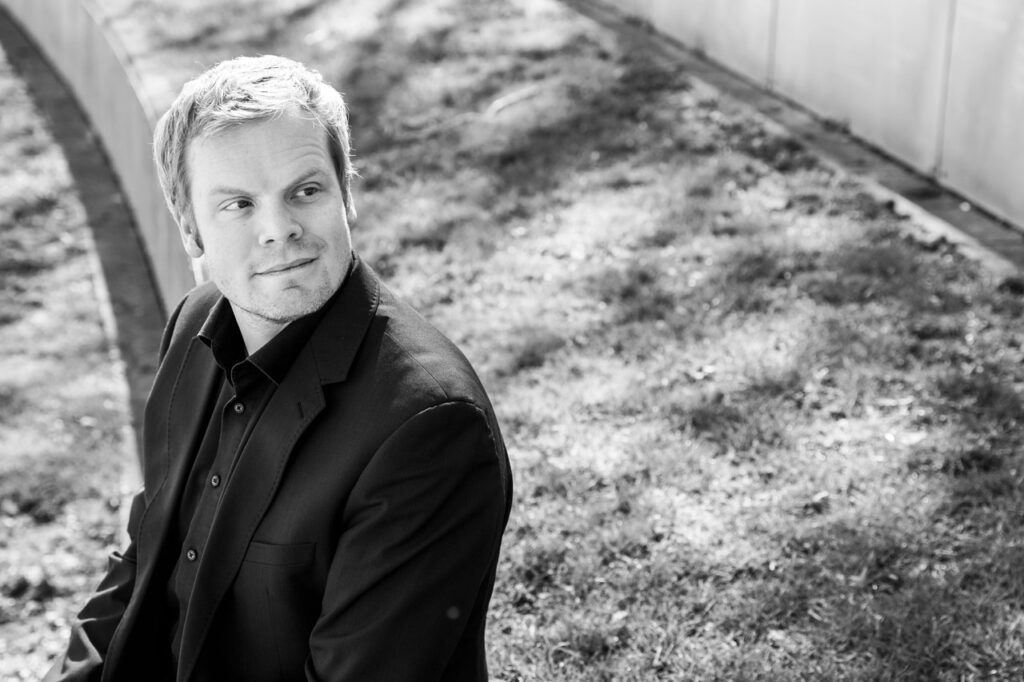 Outdoor Business Portraits in schwarz weiss